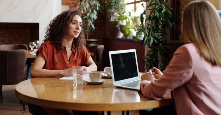 Blanke lak voor tafel horeca