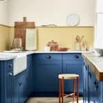 Little Greene Intelligent Satin Blauwe keuken