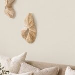 Bankstel met muur in Gentle Greige