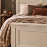 Bedframe in PPG1008 1 – Coffee Crème
