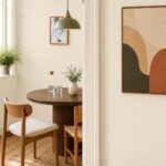 Eethoekje met muren in PPG1008 1 – Coffee Crème