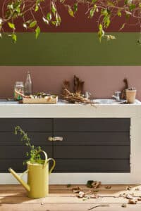 Little Green – Arras 316, Olive Colour 72, Nether Red 315, Vulcan 324