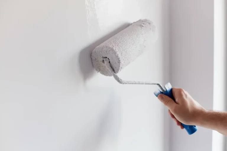 Hoe verf je een gestucte muur | Verfplaza