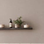 Keukenwand met plankje in Calm Taupe