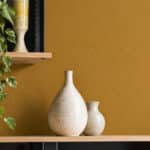 Muur met wandplanken in Joyful Gold